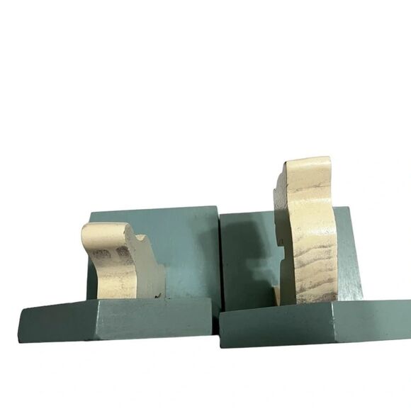 Vintage Wood
Scottie schnauzer blue and white hand painted book ends - Picture 3 of 10